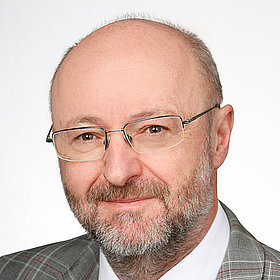 Wilhelm Sommer ist Wirtschaftsprüfer und Steuerberater bei PKF Fasselt