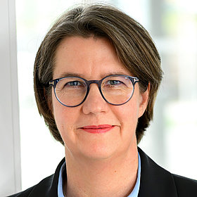 Verena Engeln ist Associate Partnerin und Wirtschaftsprüferin sowie Steuerberaterin bei PKF Fasselt