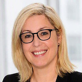 Nicole Busch ist Associate Partner, Wirtschaftsprüferin und Steuerberaterin bei PKF Fasselt